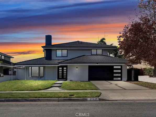 21621 Kaneohe Ln, Huntington Beach, CA 92646