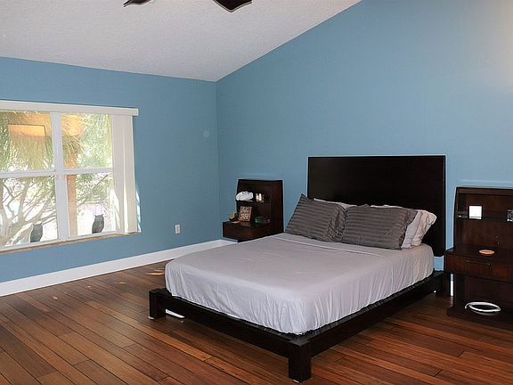 4th image of 2204 Seminole Palms Dr