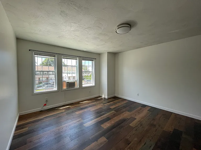 46 N Ashland St — Photo 5