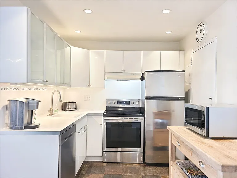 401 Golden Isles Dr #1101 — Photo 6