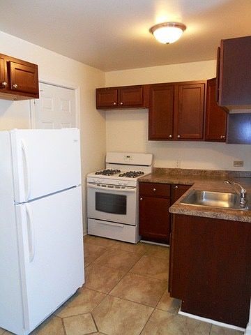 1st image of 613 Washington St #3