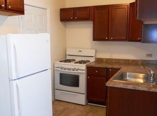 613 Washington St #3, Waukegan, IL 60085