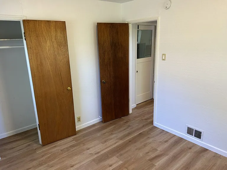 140 George Cir — Photo 14