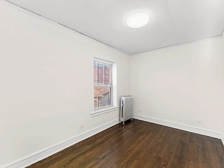 4748 W Roscoe St #3 — Photo 13
