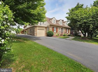 907 Summit Ave, Waynesboro, PA 17268