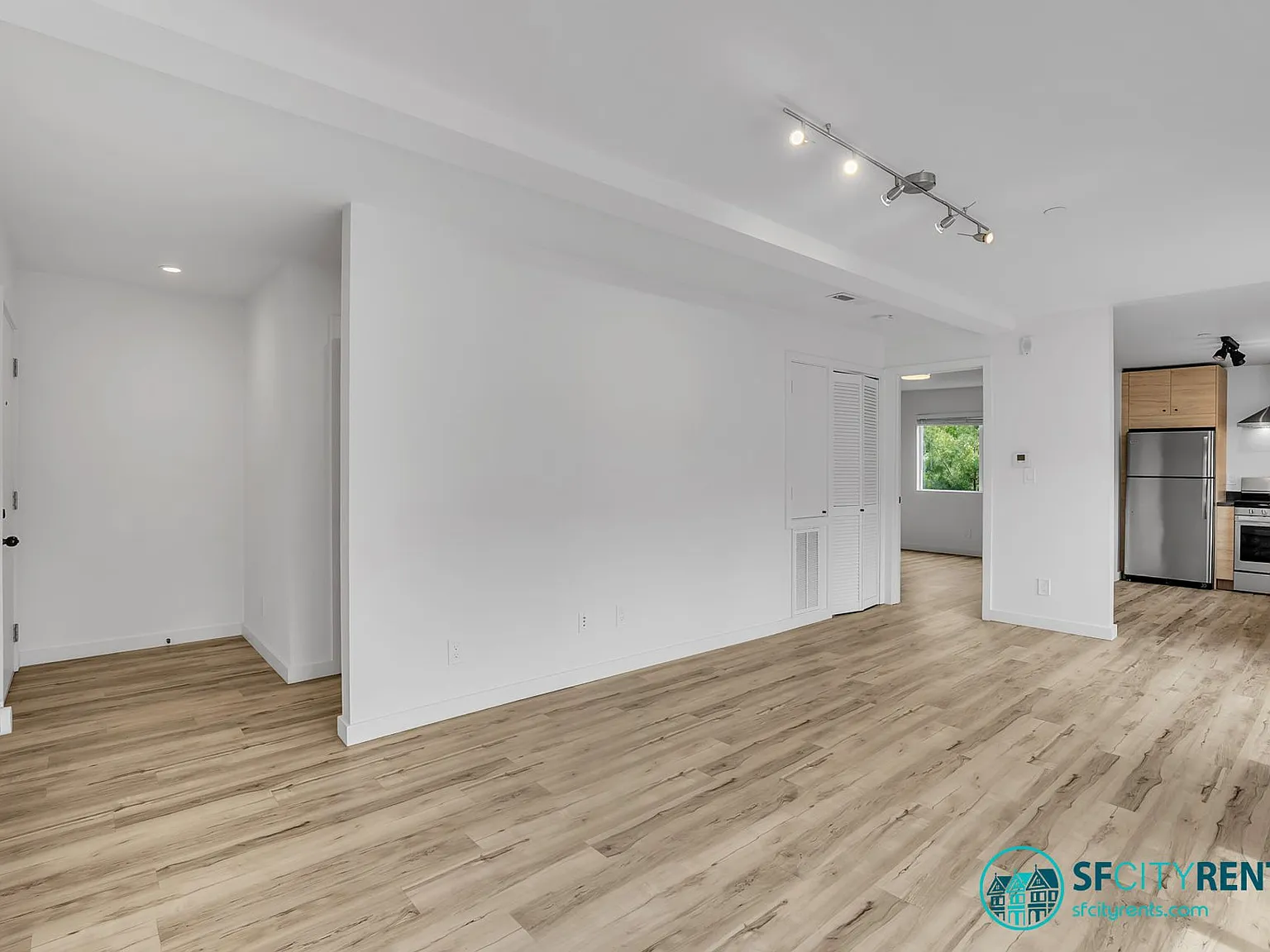 Redwood City: Newly Remodeled 1 Bed 1 Ba w/ In-Unit Washer/Dryer & Private Garage w/ EV Charger — Photo 3