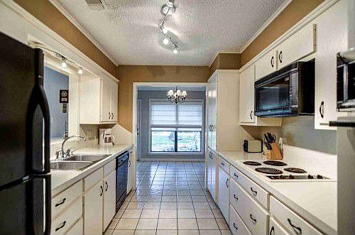 2nd image of 2702 Windwood Dr
