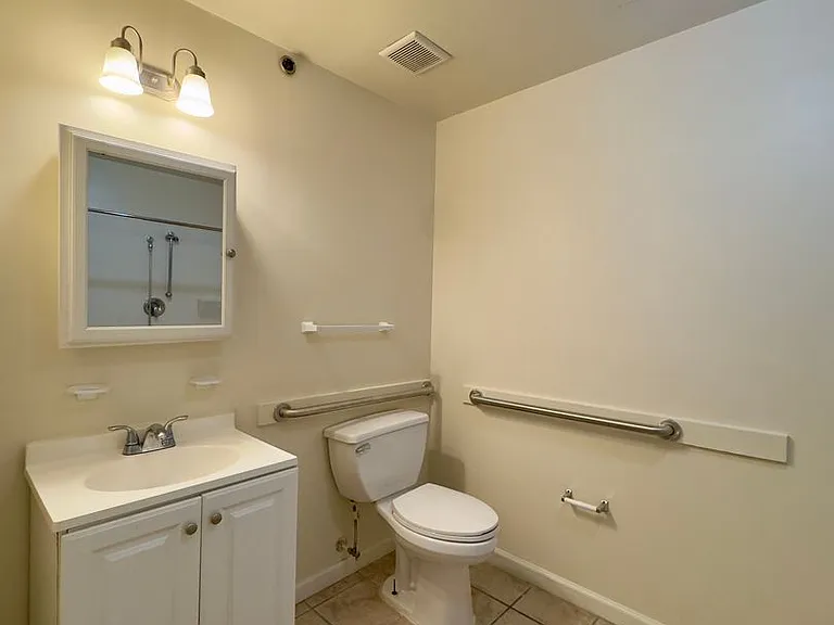 Apartment Units in Bolton Hill, Baltimore, MD! — Photo 12