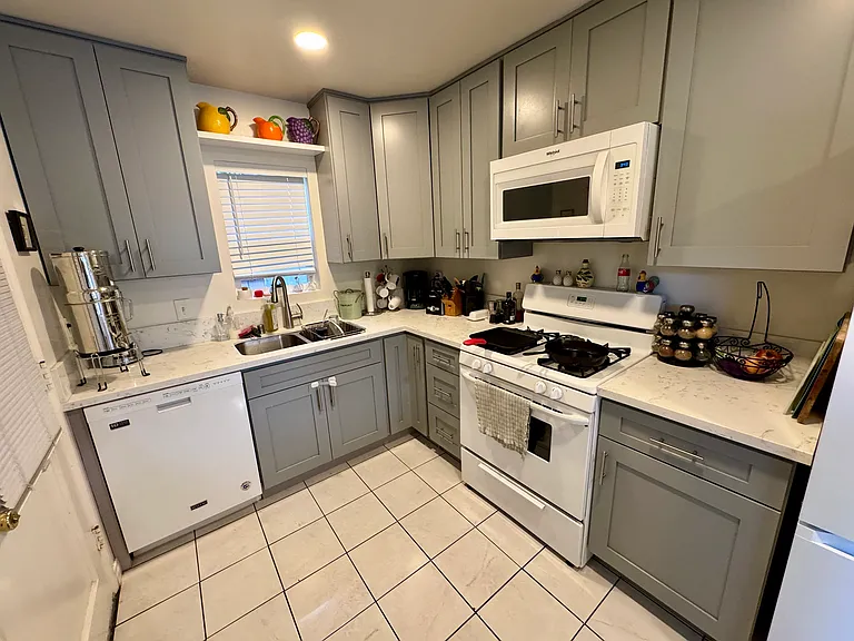 2900 Exposition Blvd #C — Photo 13