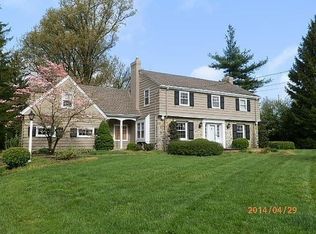 909 Reily Rd, Cincinnati, OH 45215