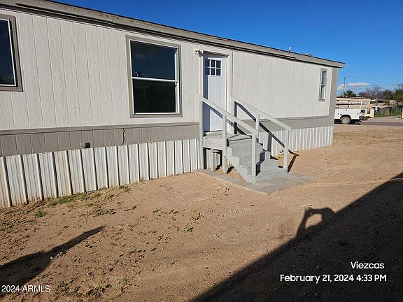 3rd image of 5812 N CAMBRIC Lane