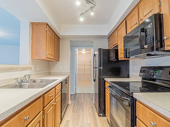 4th image of 83 Leafwood Ln APT 219