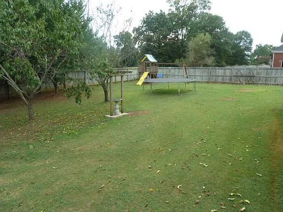 4th image of 311 Kingston Dr