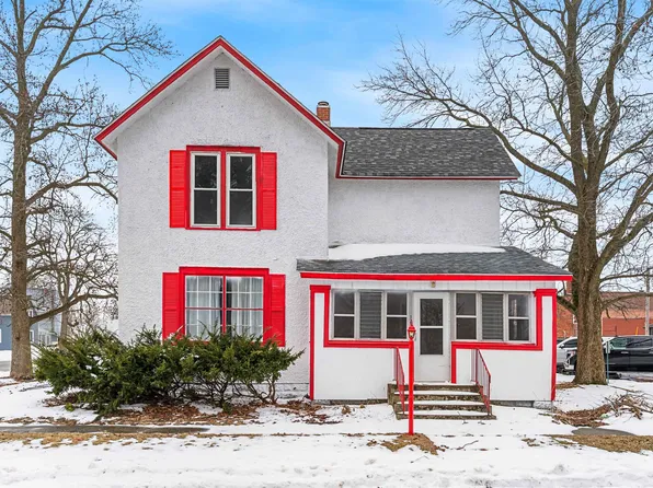 125 E Johnson St, Wolcott, IN 47995