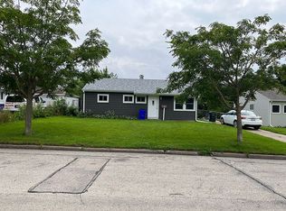 1643 Richmond Rd NE, Cedar Rapids, IA 52402