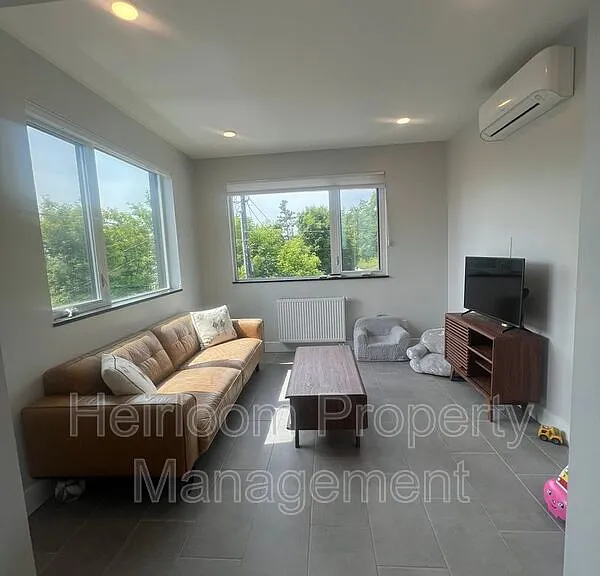 515 N Lake Ave #3 — Photo 4