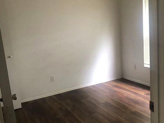 2nd image of 129 Dahlia Village Cir