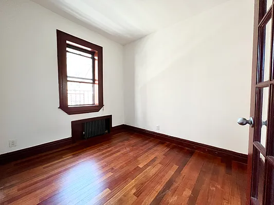 Rented by Bond New York | media 8