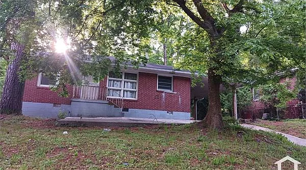 4 bed, 1250 sqft, $1,700 — Photo 2