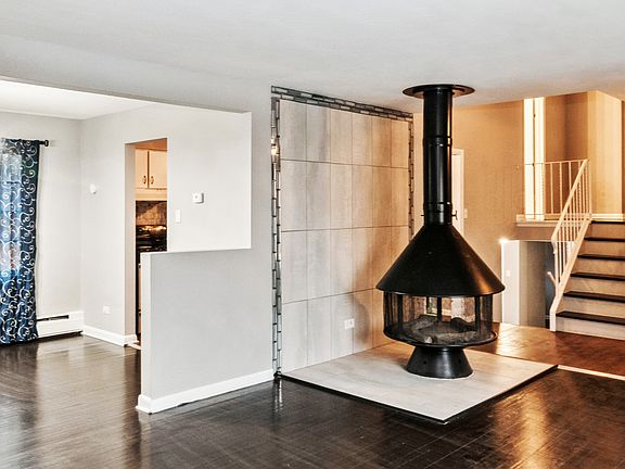 2nd image of 140 Silver Ln