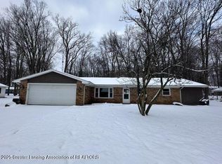 2876 S Oak Creek Dr, Jackson, MI 49201