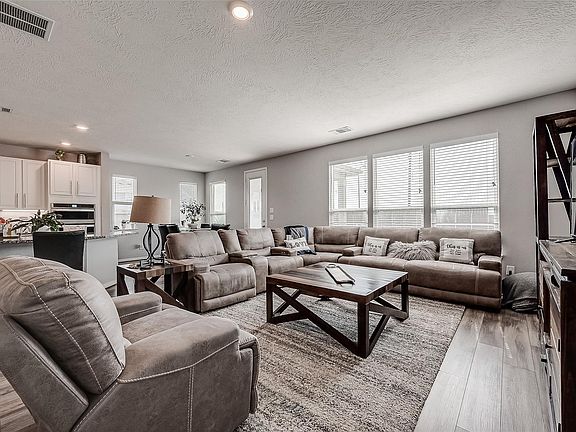5th image of 4803 Wellington Manor Ct