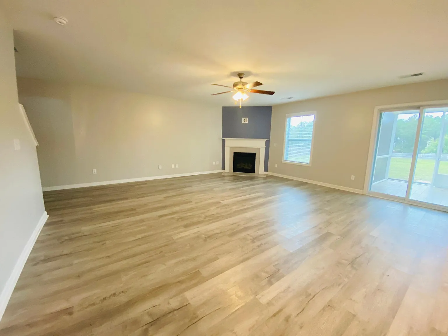 5 bed, 3040 sqft, $2,800 — Photo 4