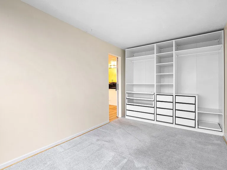 4343 N Clarendon Ave #911 — Photo 11