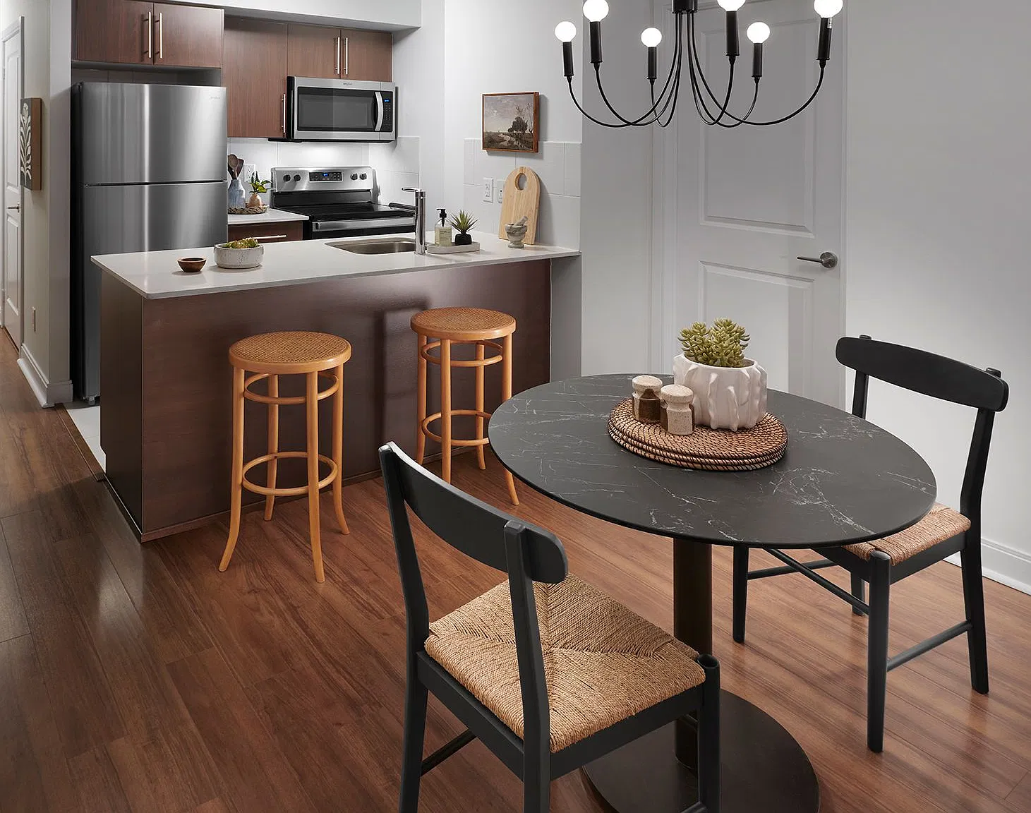 3 bed, $3,285 — Photo 2