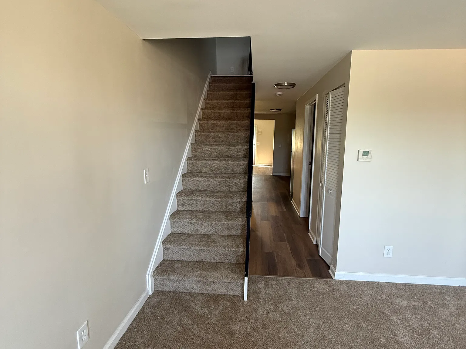 2 bed, 1.5 bath, 858 sqft, $1,295 — Photo 3