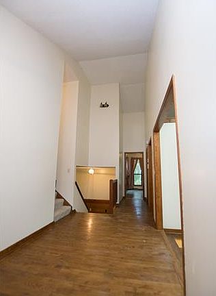 2nd image of 1813 Ferncreek Pl