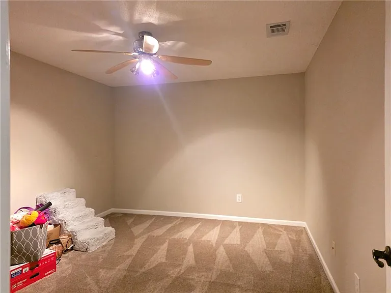 1208 Charleston Ct — Photo 19