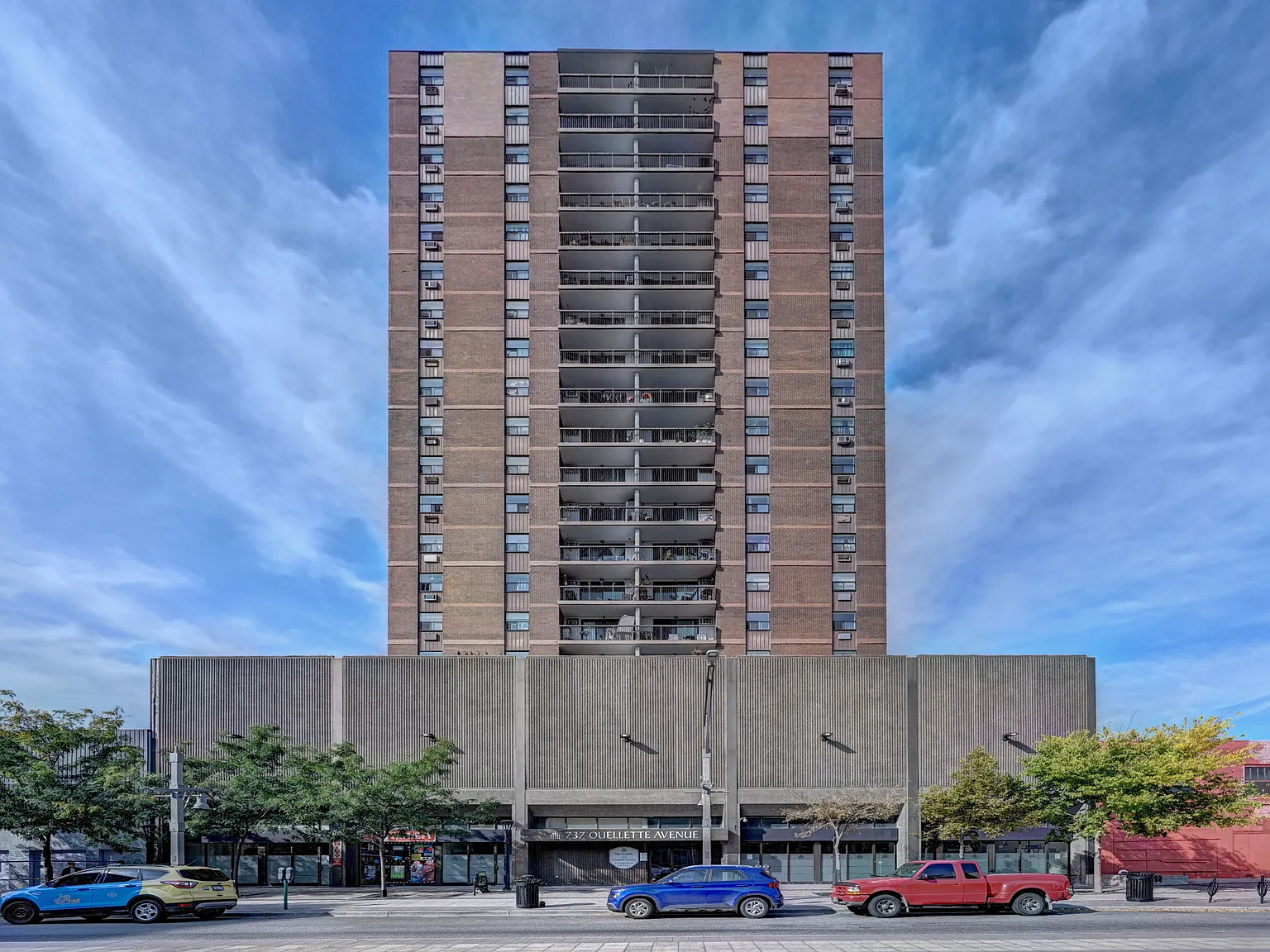 Ouellette Tower Apartments — Photo 3