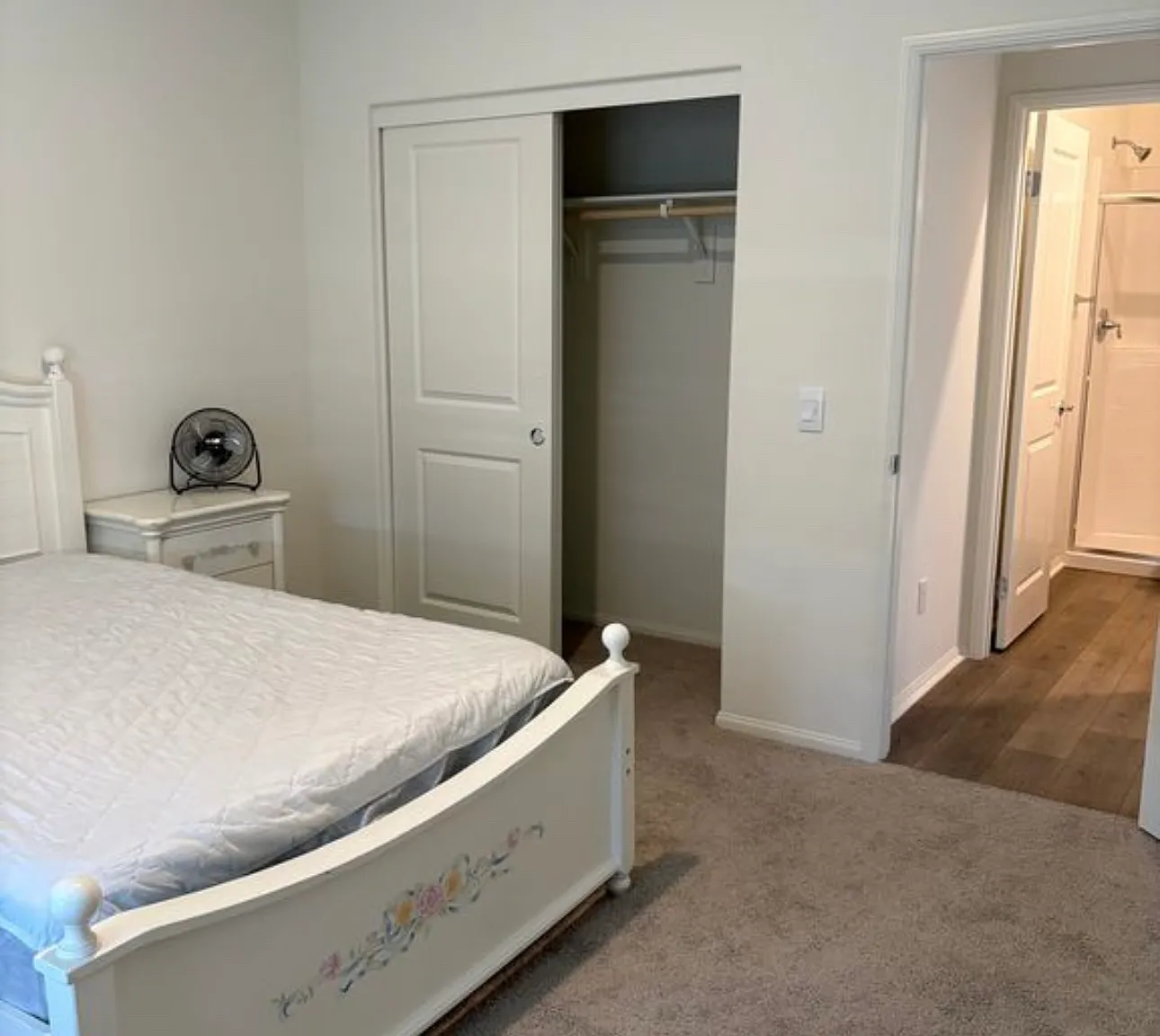 5 bed, 2537 sqft, $750 — Photo 2