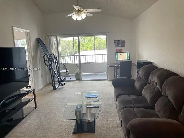 Lakeview Club Condo — Photo 3