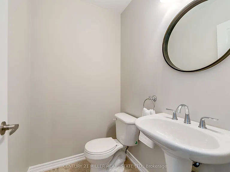 2435 Greenwich Dr #24 — Photo 20