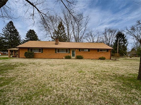 2nd image of 1920 Knoll Dr