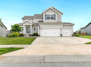 124 SE Briar Valley Ln, Blue Springs, MO 64064
