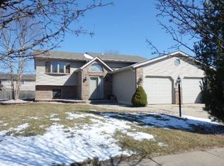 7406 Kestrel St, Hobart, IN 46342