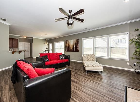 2nd image of 15402 Lakepoint Forest Dr