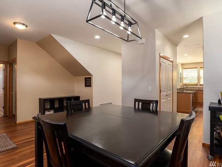 1119 N Waugh Rd — Photo 8