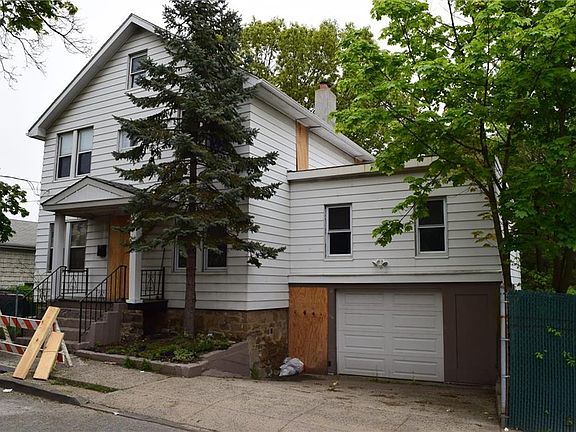 2nd image of 114 Loomis Ave