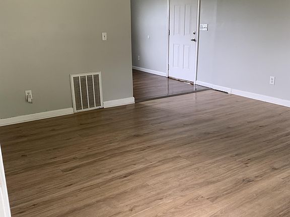 4th image of 243 Randolph Hl