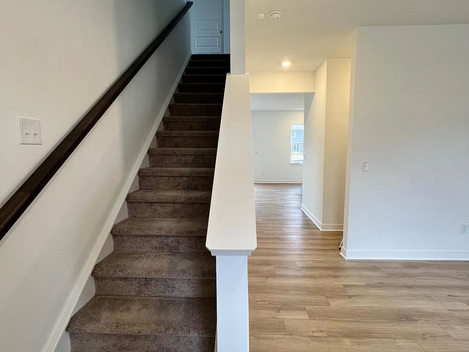 4 bed, 2.5 bath, 2169 sqft, $2,000 — Photo 2