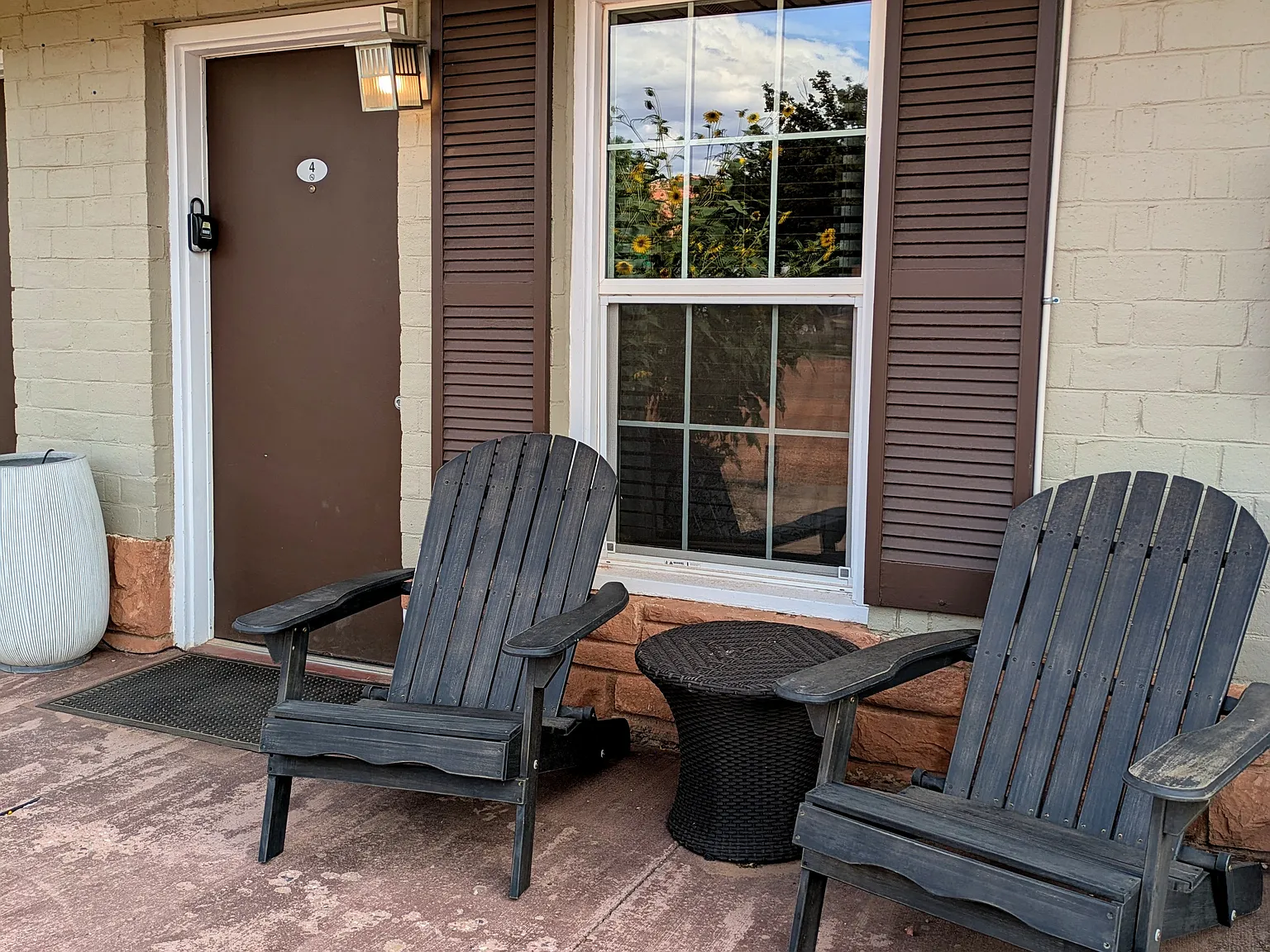 Studio, 300 sqft, $975 — Photo 2