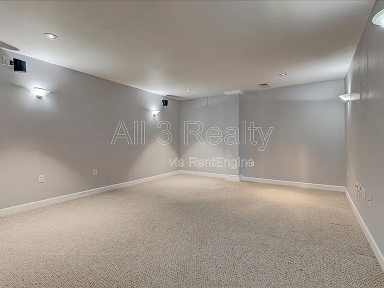 2540 Alvecot Cir — Photo 20