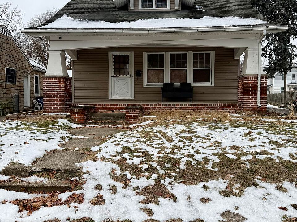 1st image of 702 Colima Dr