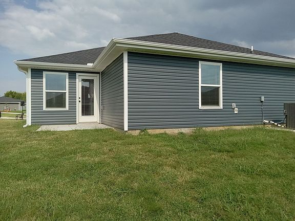 2nd image of 604 Short Leaf Ln