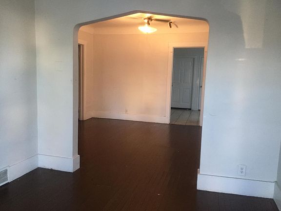 2nd image of 11367 Sobieski St