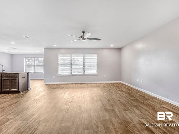 2nd image of 8424 Mackie Ln